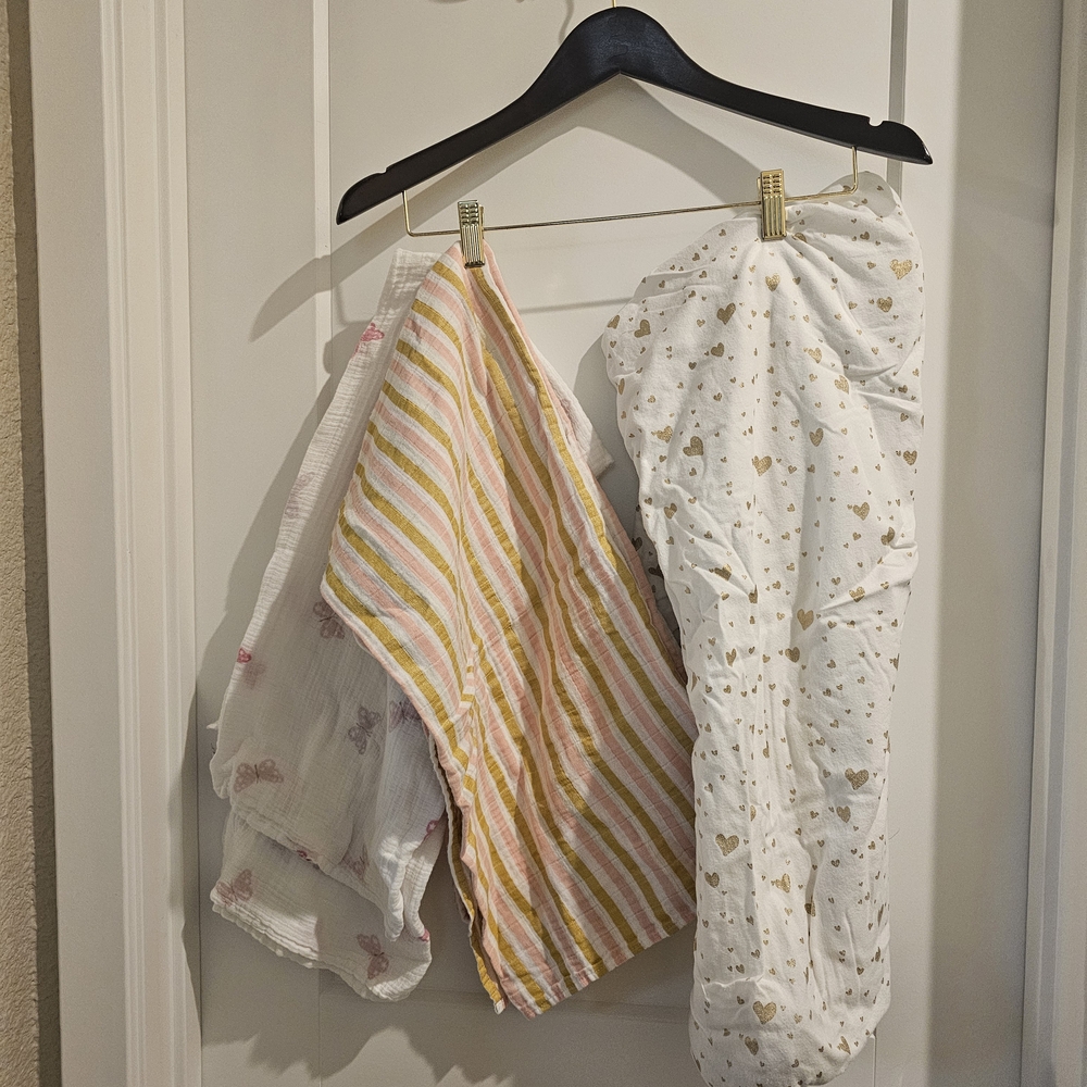 aden + anais Pink, Yellow, and Gold Cotton Swaddle Set &A Baby Crib Star Sheet